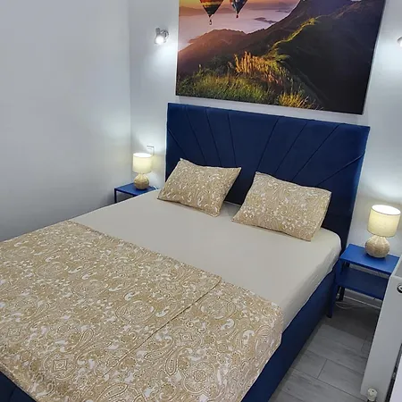 Apartment White House ! Gara De Nord Bucharest